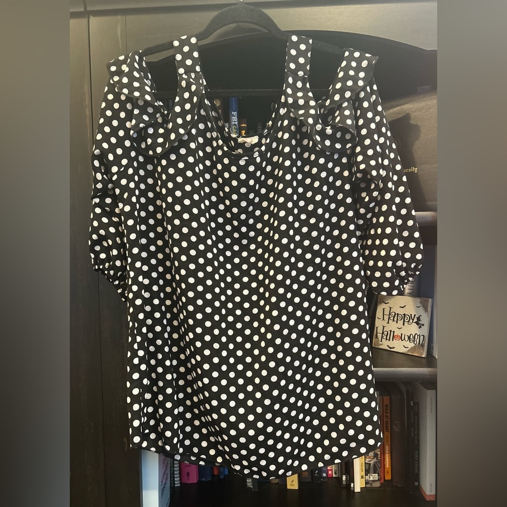 Black polka dot size 2 XL Cold shoulder blouse